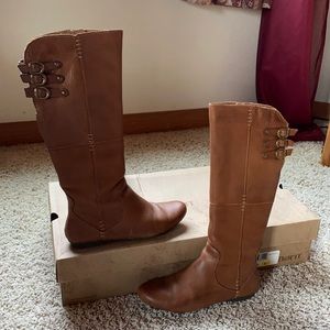 Born luana tall boots color: Tan Size: 7